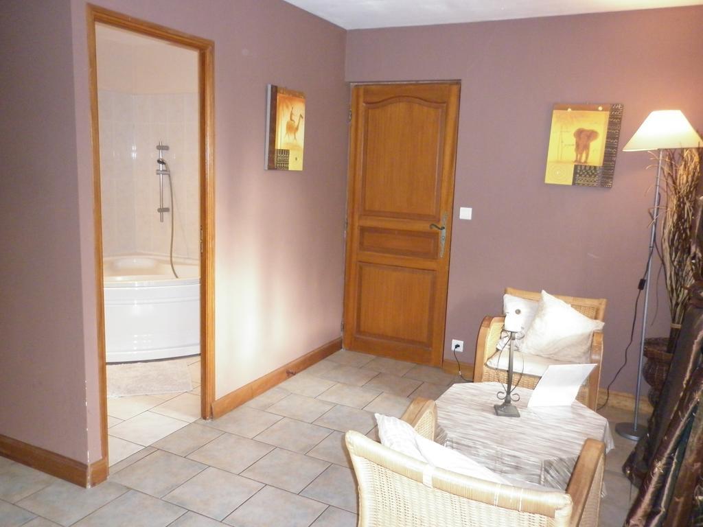 La Chartreuse Hotel Poilly-sur-Tholon Room photo