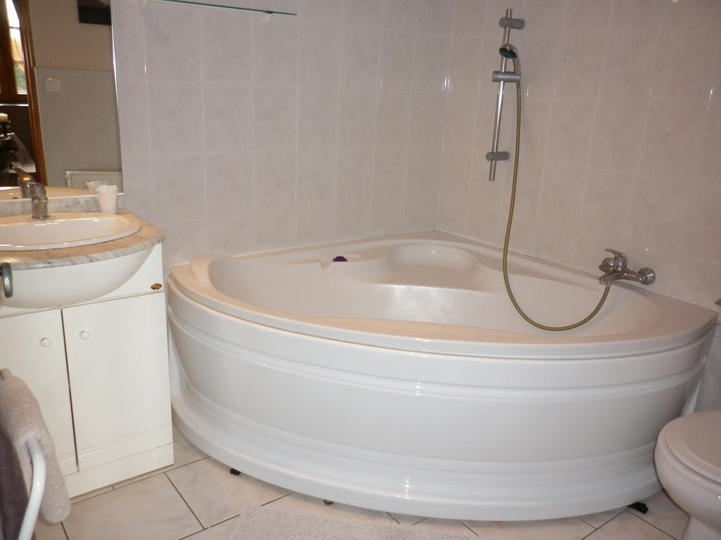 La Chartreuse Hotel Poilly-sur-Tholon Room photo