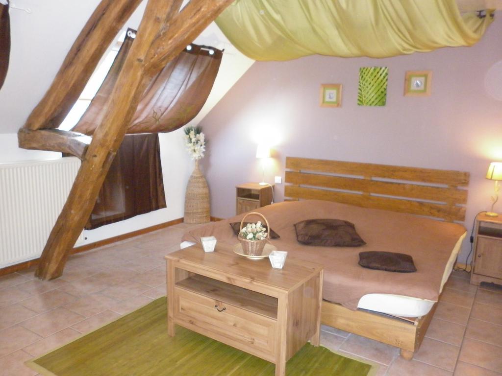 La Chartreuse Hotel Poilly-sur-Tholon Room photo