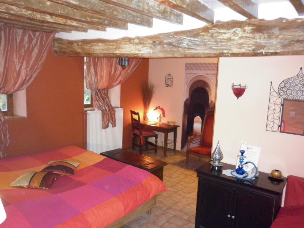 La Chartreuse Hotel Poilly-sur-Tholon Room photo
